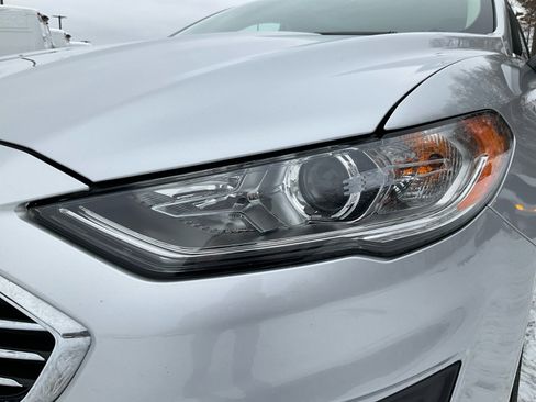 Used 2019 Ford Fusion SE image 32