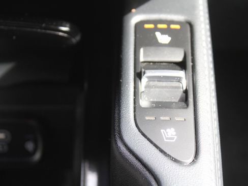 Certified 2024 Kia Telluride EX w/ EX Captain's Chair Package image 46