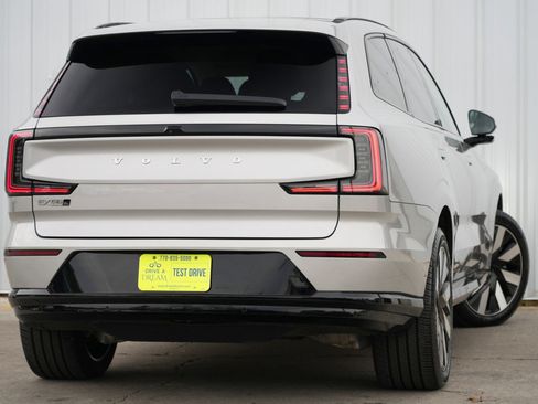 Used 2025 Volvo EX90 Plus image 5