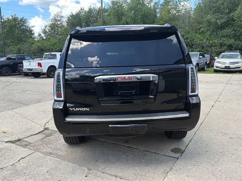 Used 2017 GMC Yukon Denali w/ Open Road Package AWD/4WD image 5