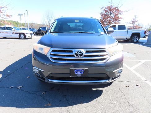 Used 2013 Toyota Highlander SE image 2