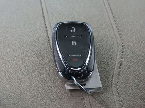 Used 2023 Chevrolet Traverse LS w/ LPO, Cargo Package image 17