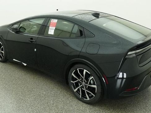 New 2026 Toyota Prius Plug-In Hybrid FWD image 5