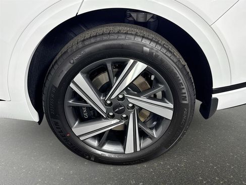 New 2026 Genesis GV70 3.5T Sport Advanced AWD/4WD image 33