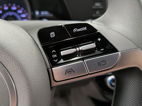 Used 2023 Hyundai Elantra SEL image 17