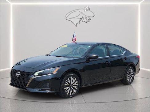 Used 2026 Nissan Altima 2.5 SV AWD/4WD image 1