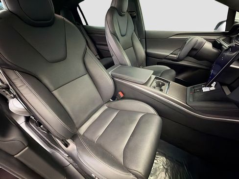 Used 2022 Tesla Model X Plaid image 16