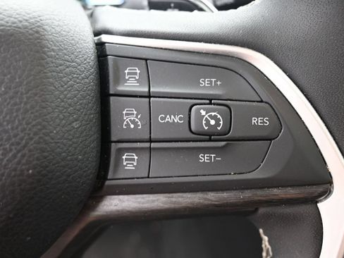Used 2024 Jeep Grand Cherokee Limited 4xe AWD/4WD image 24
