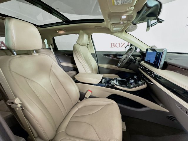 Used 2023 Lincoln Nautilus Reserve w/ Luxury Package AWD/4WD image 33