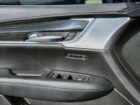 Used 2020 Cadillac XT5 Premium Luxury FWD image 18