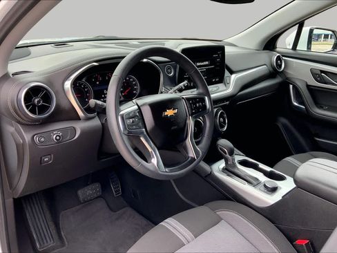 Used 2025 Chevrolet Blazer LT FWD image 16