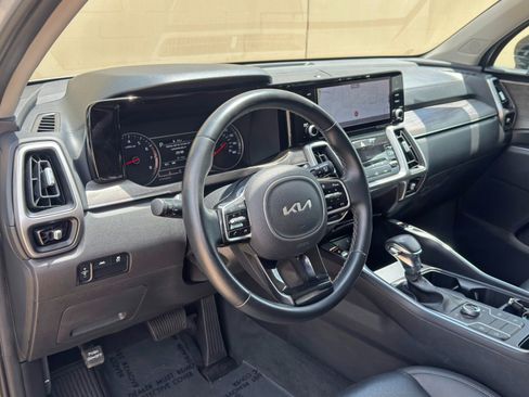 Used 2022 Kia Sorento S w/ Panoramic Sunroof Package AWD/4WD image 13