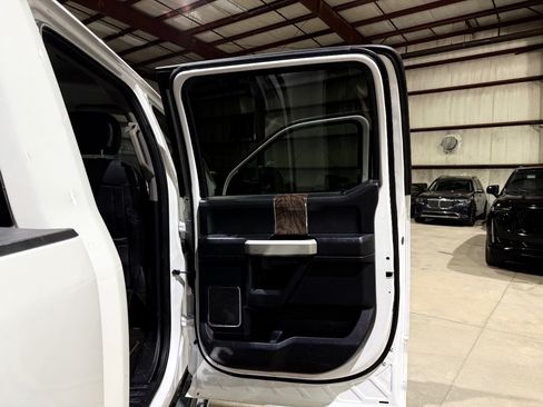Used 2018 Ford F250 Lariat w/ Chrome Package AWD/4WD image 19