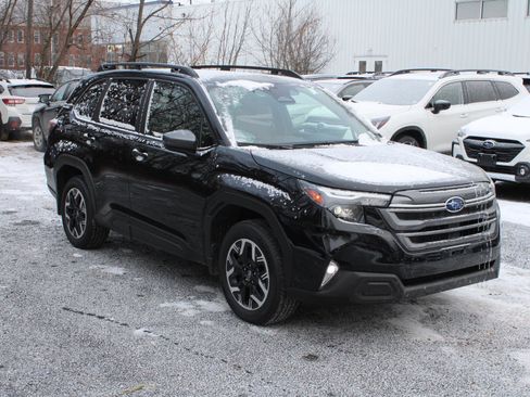 Certified 2025 Subaru Forester Premium image 3