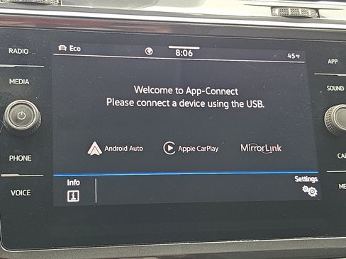 Used 2022 Volkswagen Tiguan SE w/ Panoramic Sunroof Package AWD/4WD image 22