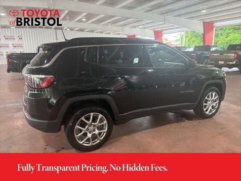 Used 2024 Jeep Compass Latitude w/ Sun and Sound Group AWD/4WD image 11