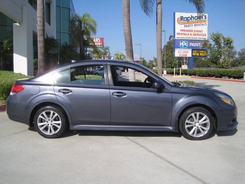 Used 2014 Subaru Legacy 2.5i Premium AWD/4WD image 9