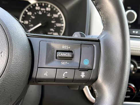 Used 2023 Nissan Rogue SL AWD/4WD image 18