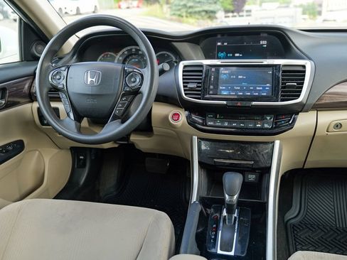 Used 2016 Honda Accord EX image 40