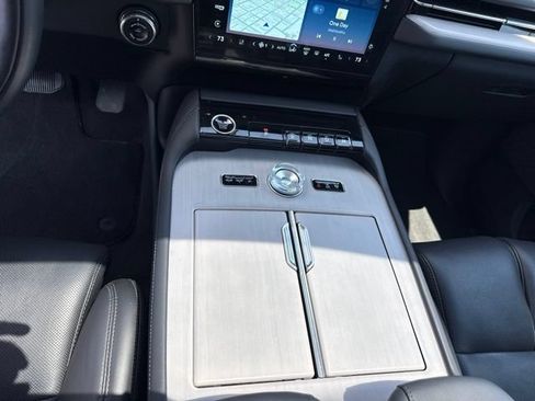 Used 2025 Lincoln Navigator L Reserve AWD/4WD image 23