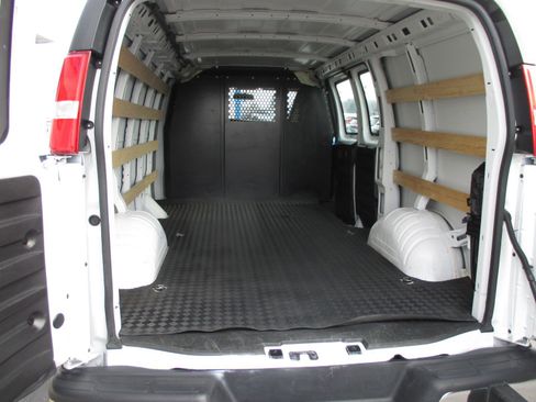 Used 2024 Chevrolet Express 2500 w/ Driver Convenience Package image 9