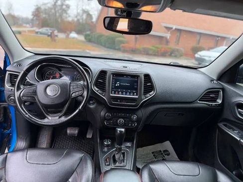 Used 2020 Jeep Cherokee Trailhawk w/ Cold Weather Group image 14