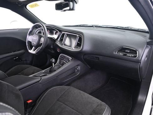 Used 2015 Dodge Challenger SRT Hellcat image 18