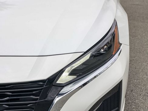 Used 2024 Nissan Altima 2.5 S FWD image 10