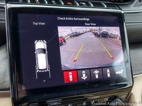 Used 2023 Jeep Grand Cherokee Limited w/ Luxury Tech Group II image 17