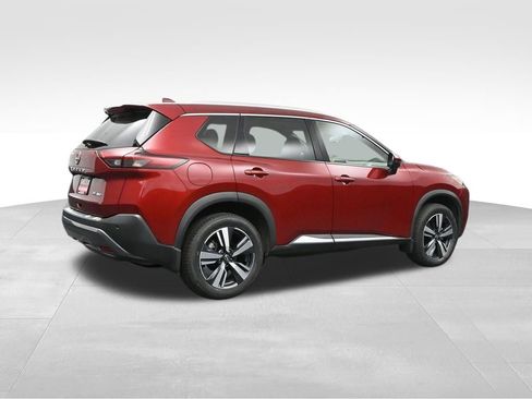 Used 2023 Nissan Rogue SL image 3