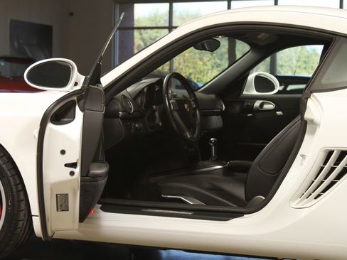 Used 2009 Porsche Cayman S image 2