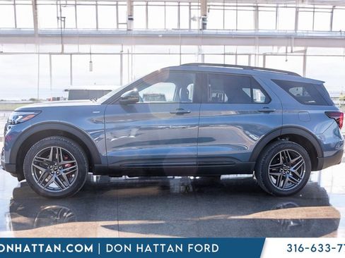 New 2026 Ford Explorer ST-Line w/ ST-Line Street Pack image 2