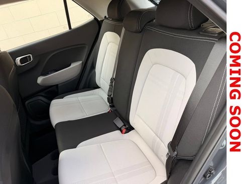 Used 2023 Hyundai Venue SEL FWD image 11
