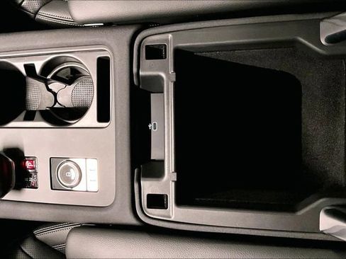 Certified 2025 Land Rover Discovery Dynamic SE AWD/4WD image 11