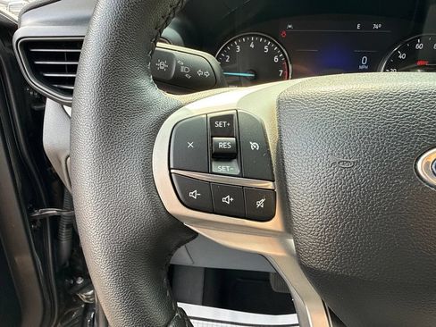 Used 2024 Ford Explorer XLT AWD/4WD image 26