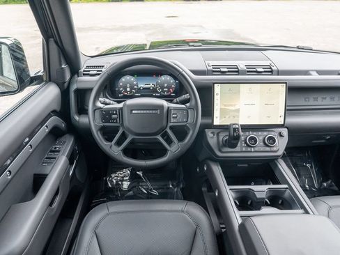 Used 2026 Land Rover Defender 110 X-Dynamic SE AWD/4WD image 13