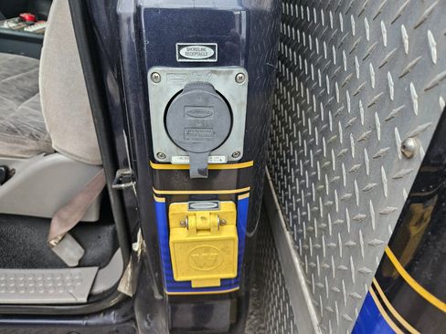 Used 2000 Ford F350 2WD Regular Cab DRW Super Duty image 37