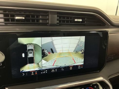 Used 2024 GMC Sierra 3500 Denali Ultimate AWD/4WD image 22