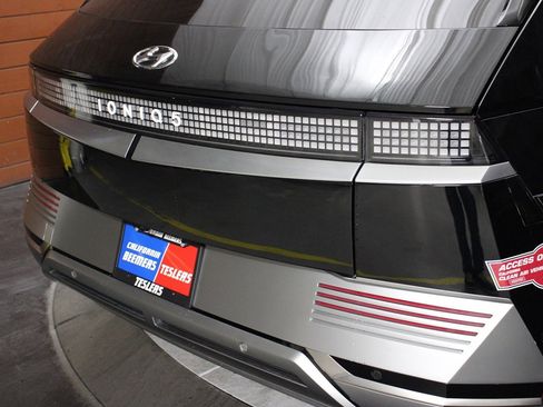 Used 2024 Hyundai Ioniq 5 Limited image 12