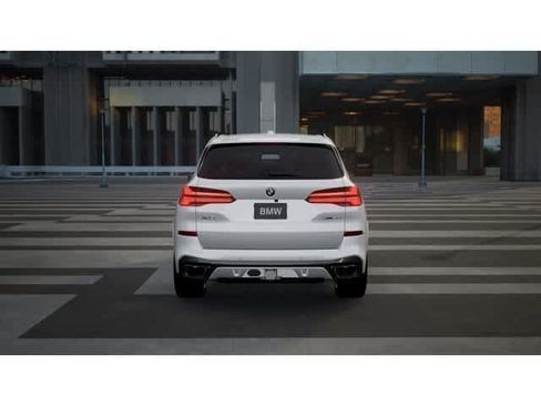 New 2026 BMW X5 xDrive40i w/ M Sport Package AWD/4WD image 5