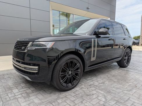 Certified 2025 Land Rover Range Rover SE AWD/4WD image 2