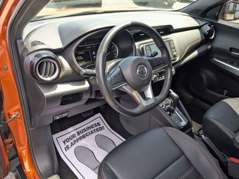 Used 2020 Nissan Kicks SR w/ SR Premium Package FWD image 19
