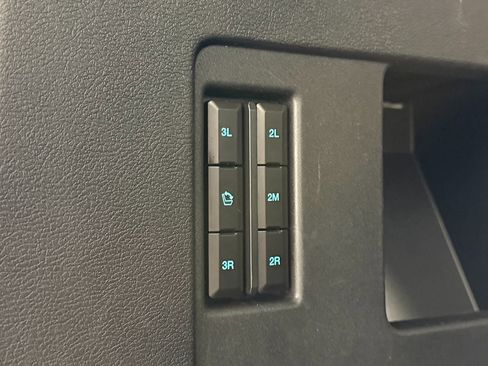 Used 2024 Ford Expedition Max XLT image 33