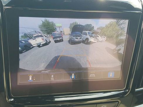 Used 2023 Chevrolet Traverse Premier w/ LPO, Cargo Package FWD image 18