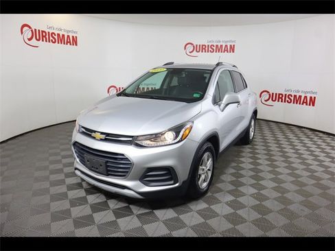 Used 2020 Chevrolet Trax LT w/ LT Convenience Package image 1
