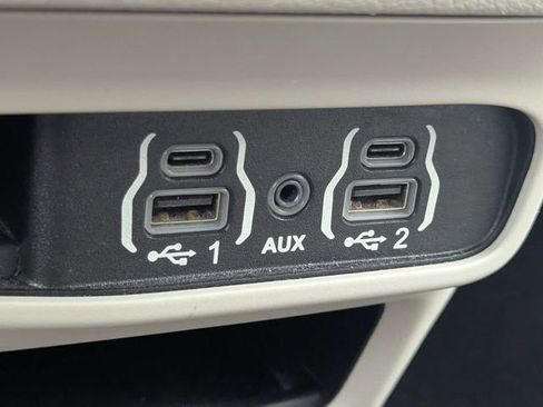 Used 2021 Chrysler Voyager Lxi FWD image 22