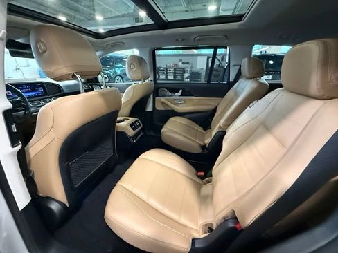Used 2024 Mercedes-Benz GLS 450 4MATIC image 21