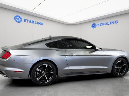 Used 2020 Ford Mustang Coupe RWD image 11