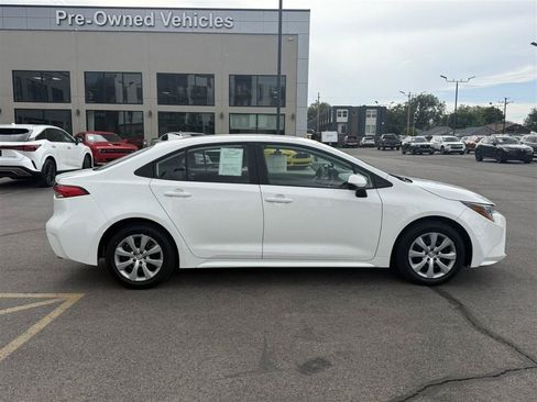 Used 2022 Toyota Corolla LE FWD image 8