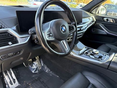 Used 2023 BMW X7 M60i image 23